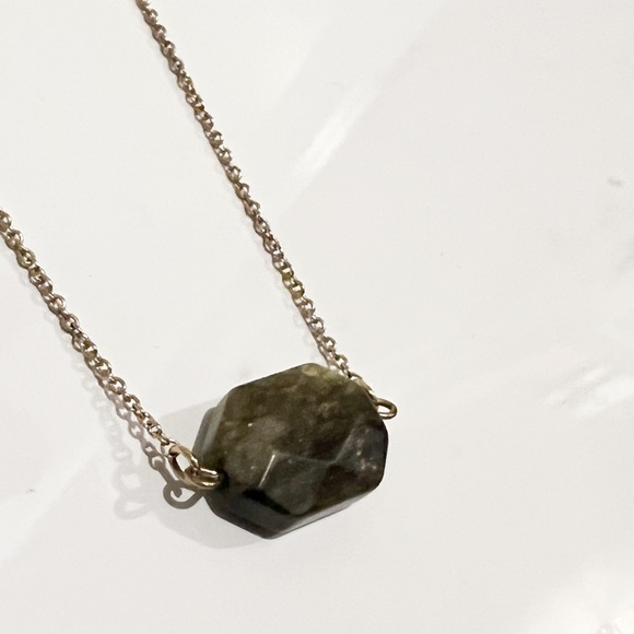 Stone necklace - Picture 4 of 5